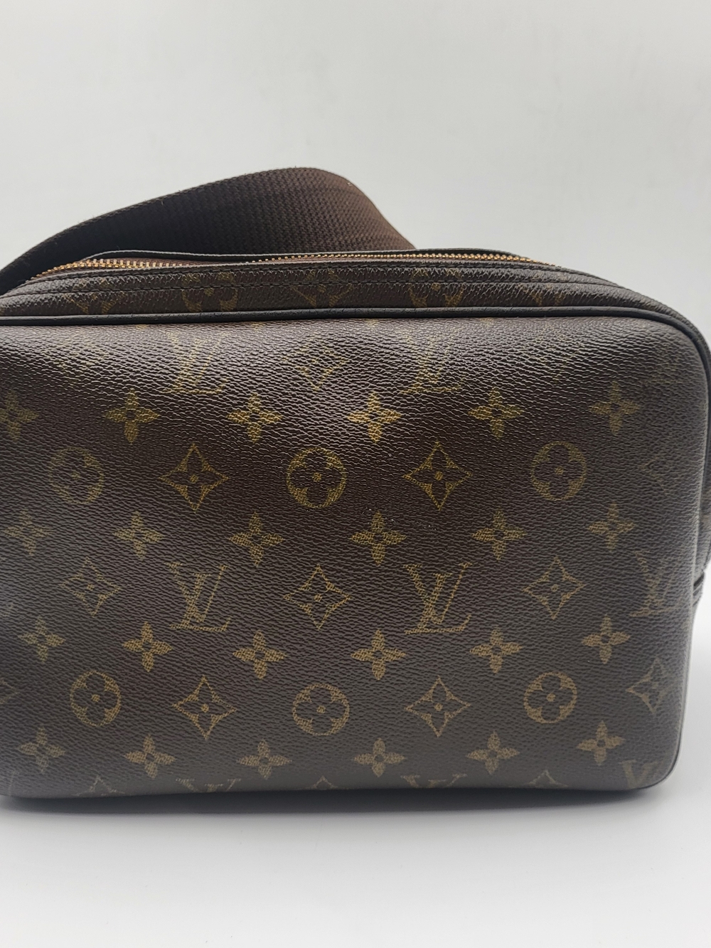 LOUIS VUITTON Monogram Canvas Reporter Bag.Authentic w/COA included!!! - Picture 3 of 16